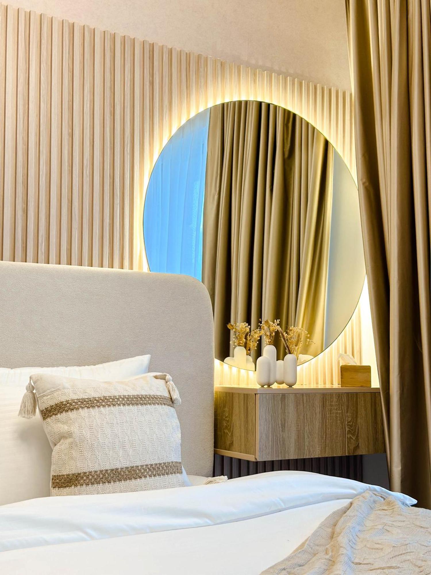 Naseem - Elegant Coastal Retreat With Stunning Marina Views Apartment Dubai