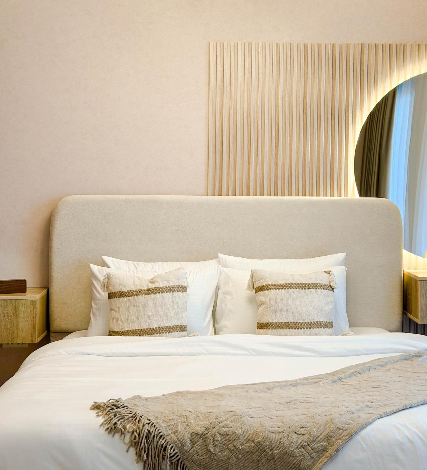 Apartment Naseem - Elegant Coastal Retreat With Stunning Marina Views Dubai