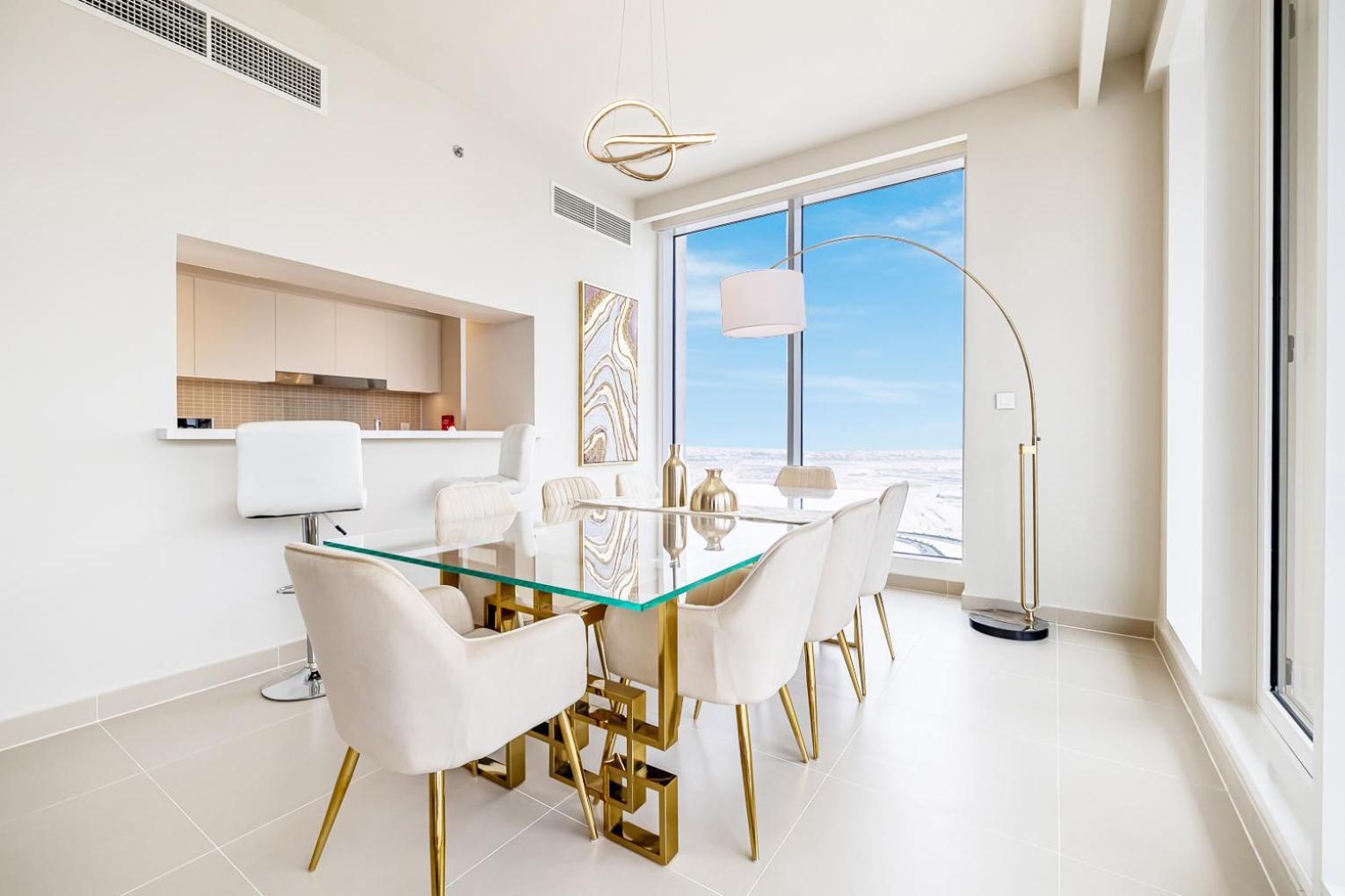 Modern On 33rd Floor In Creek Dubái