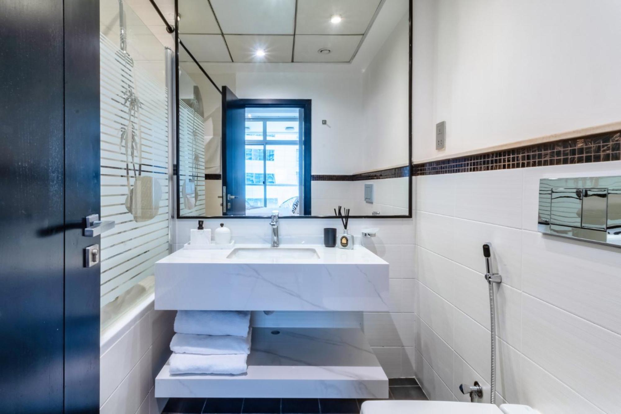 Apartamento Jbr & Marina Walk I Ain View I 1 Bdr Dubái