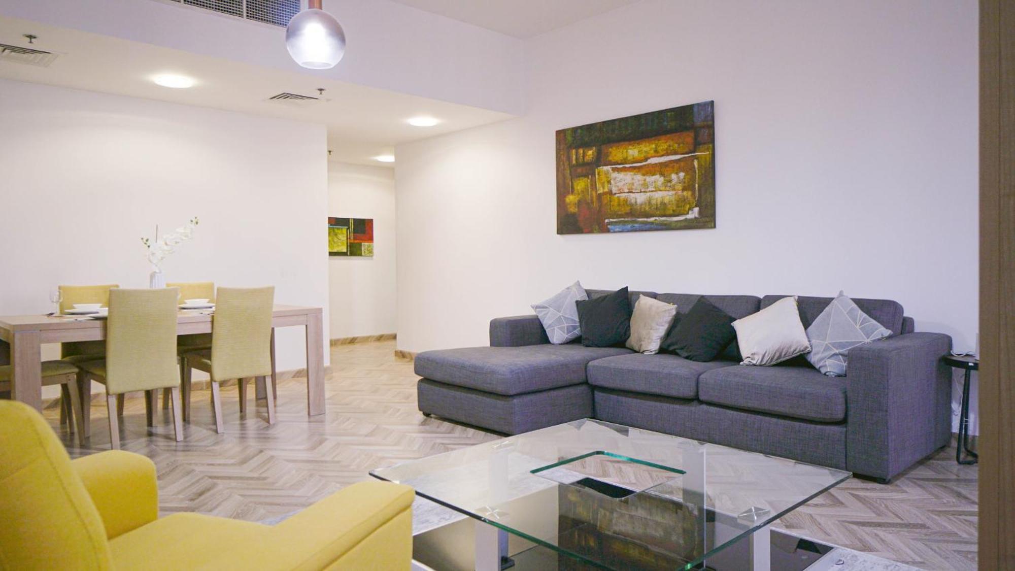 Appartement 704, Shams 1 *
