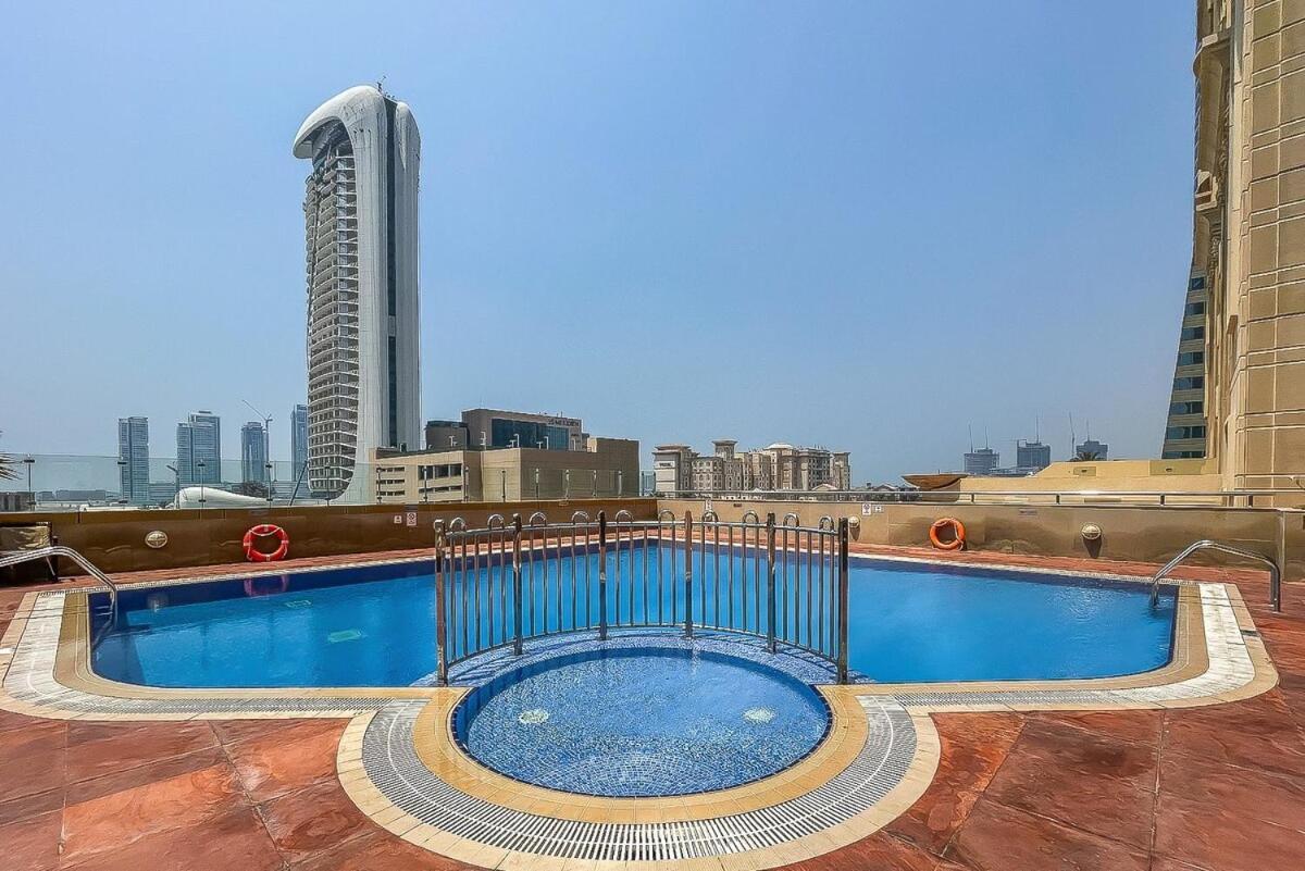 Spacious 1-bedroom At Elite Tower In Marina, Near To To Casa de Férias Dubai