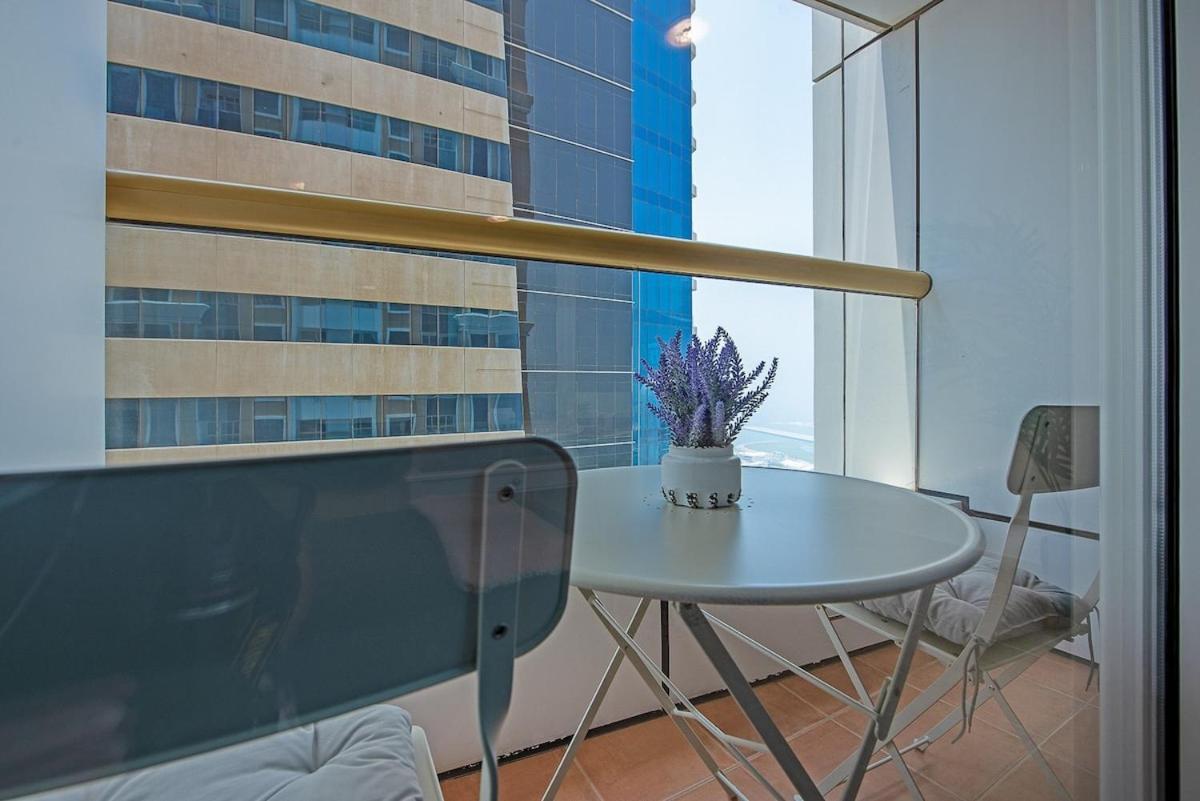 Spacious 1-bedroom At Elite Tower In Marina, Near To To Casa de Férias