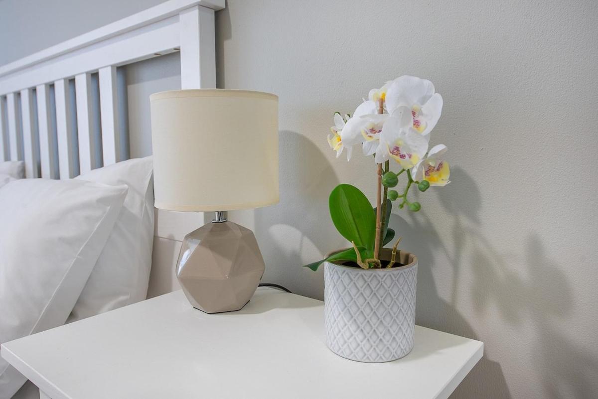 Spacious 1-bedroom At Elite Tower In Marina, Near To To