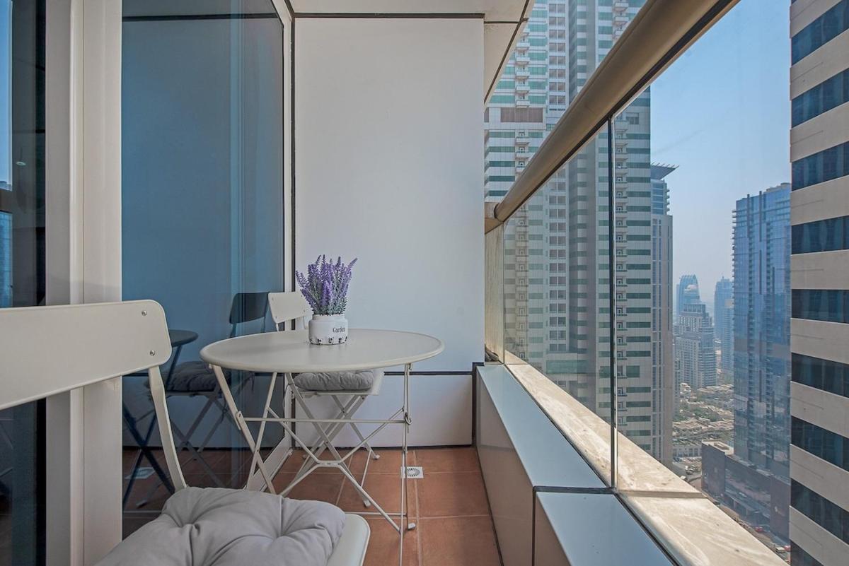 Spacious 1-bedroom At Elite Tower In Marina, Near To To Casa de Férias Dubai