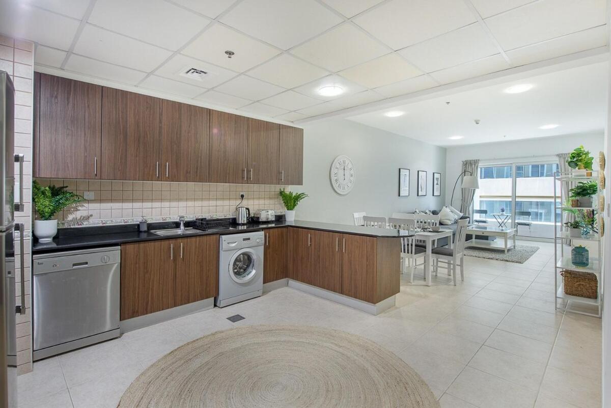 Casa de Férias Spacious 1-bedroom At Elite Tower In Marina, Near To To Dubai