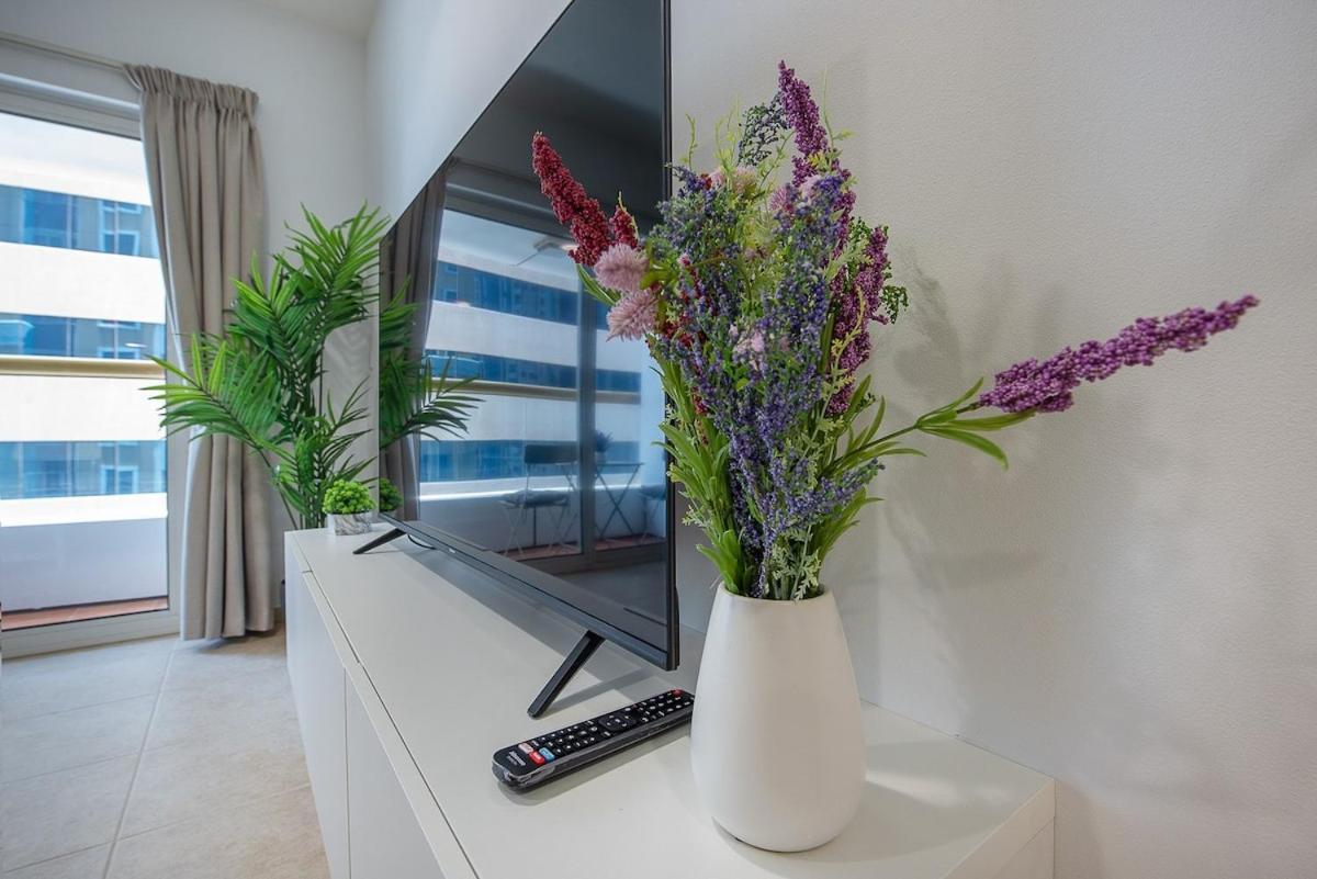 Spacious 1-bedroom At Elite Tower In Marina, Near To To