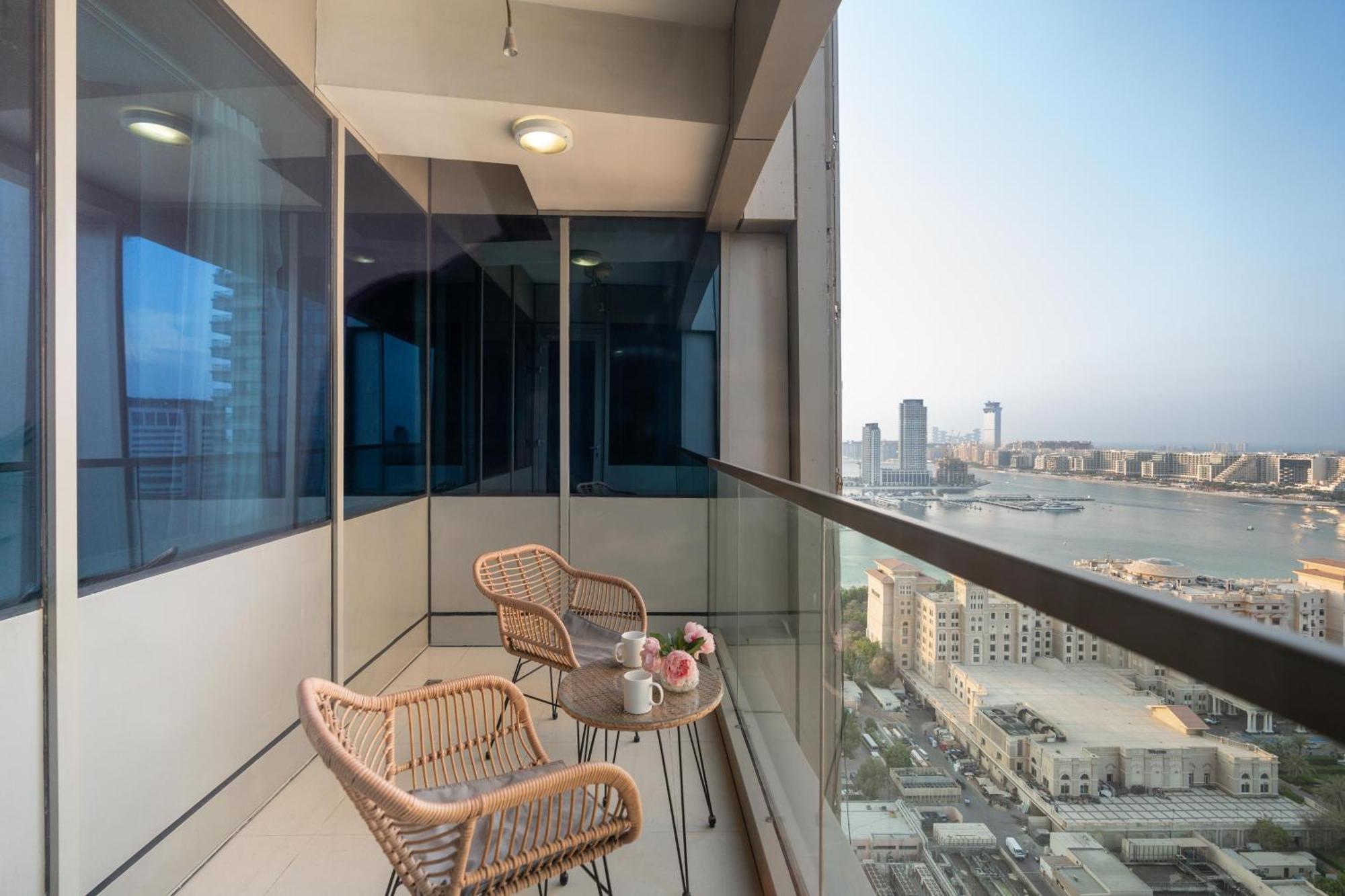 Ultimate Spacious 1br Sea View Great Location In Marina * Dubai