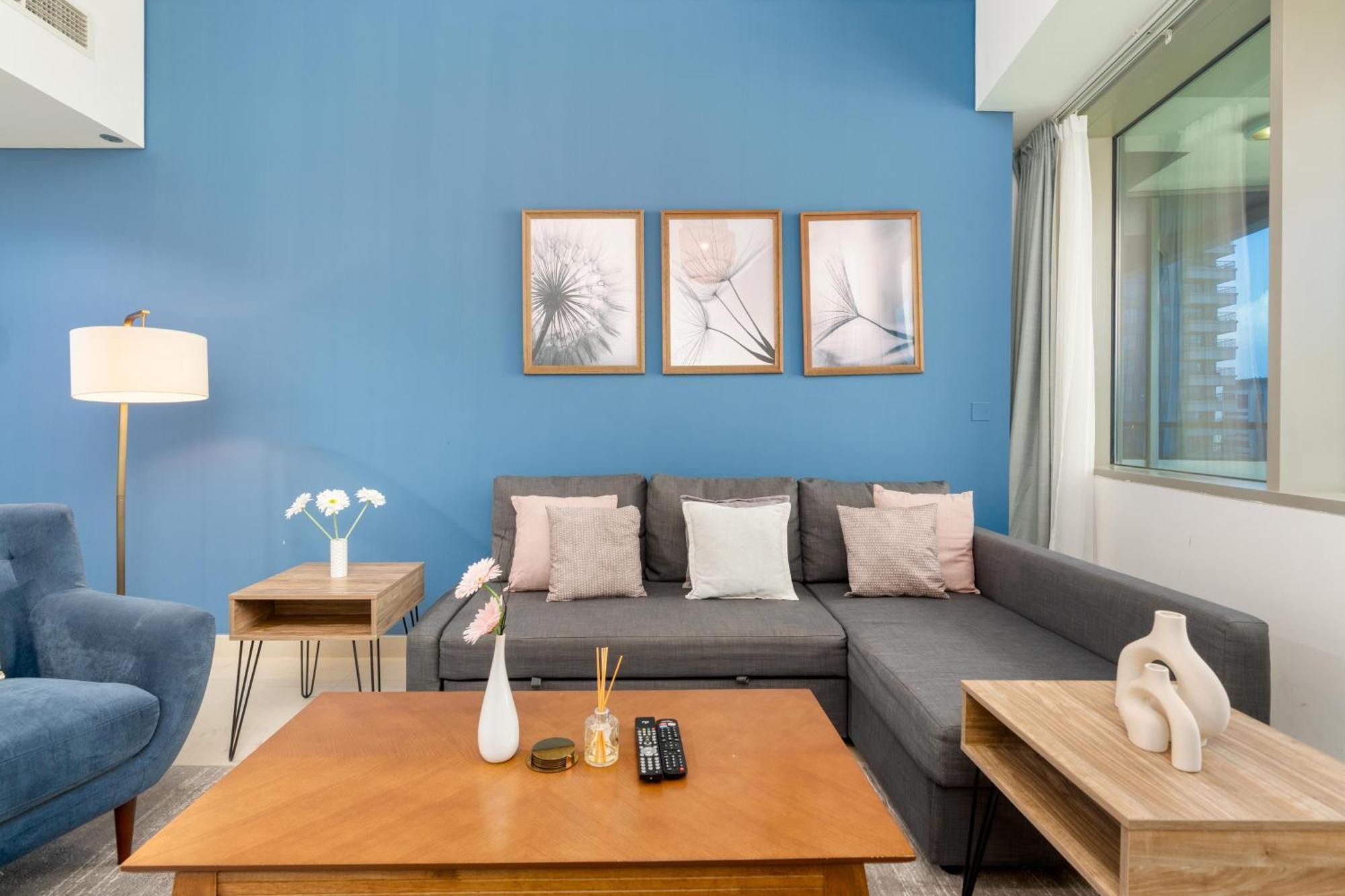Ultimate Spacious 1br Sea View Great Location In Marina * Dubai