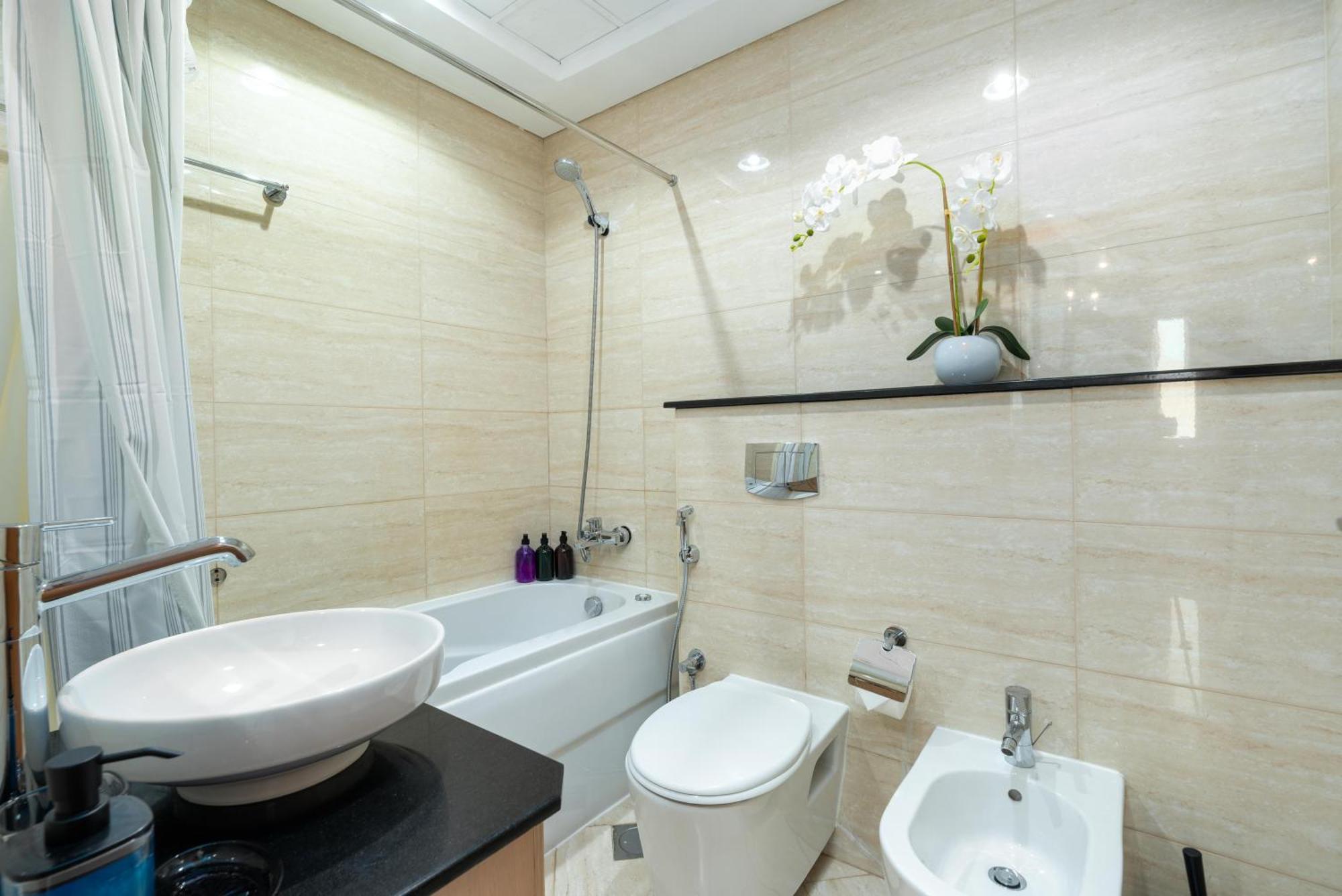 Ultimate Spacious 1br Sea View Great Location In Marina *