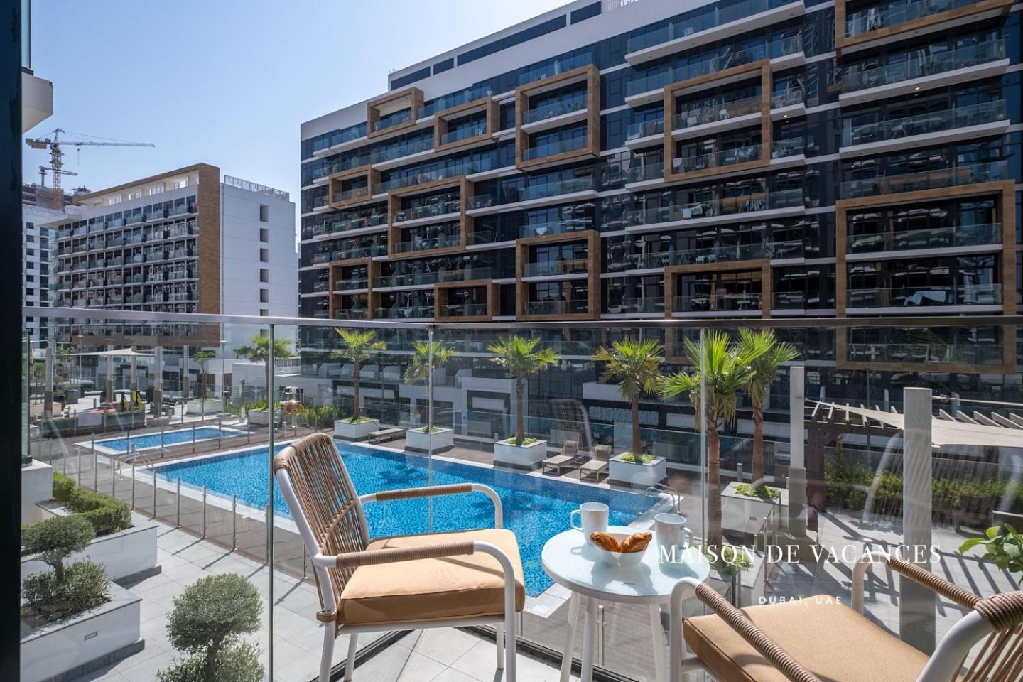 Pool View 10mins From Mall Apartment Dubai
