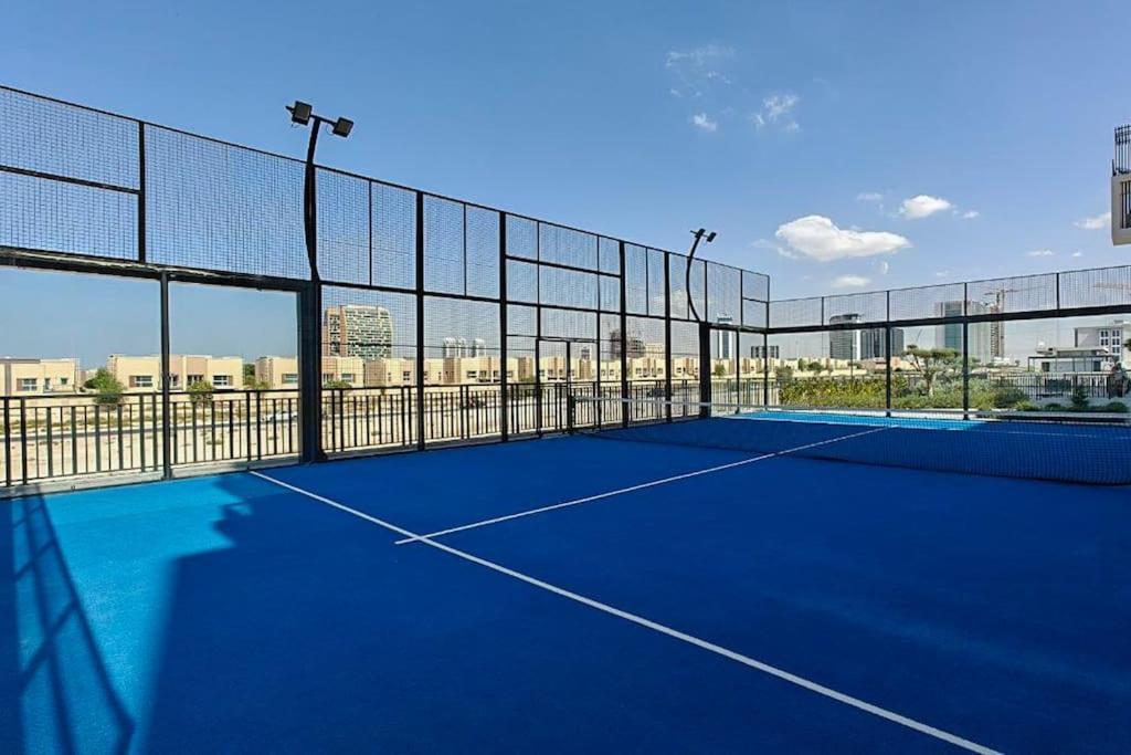 Location And Work And Chill Near Miracle Garden Apartment