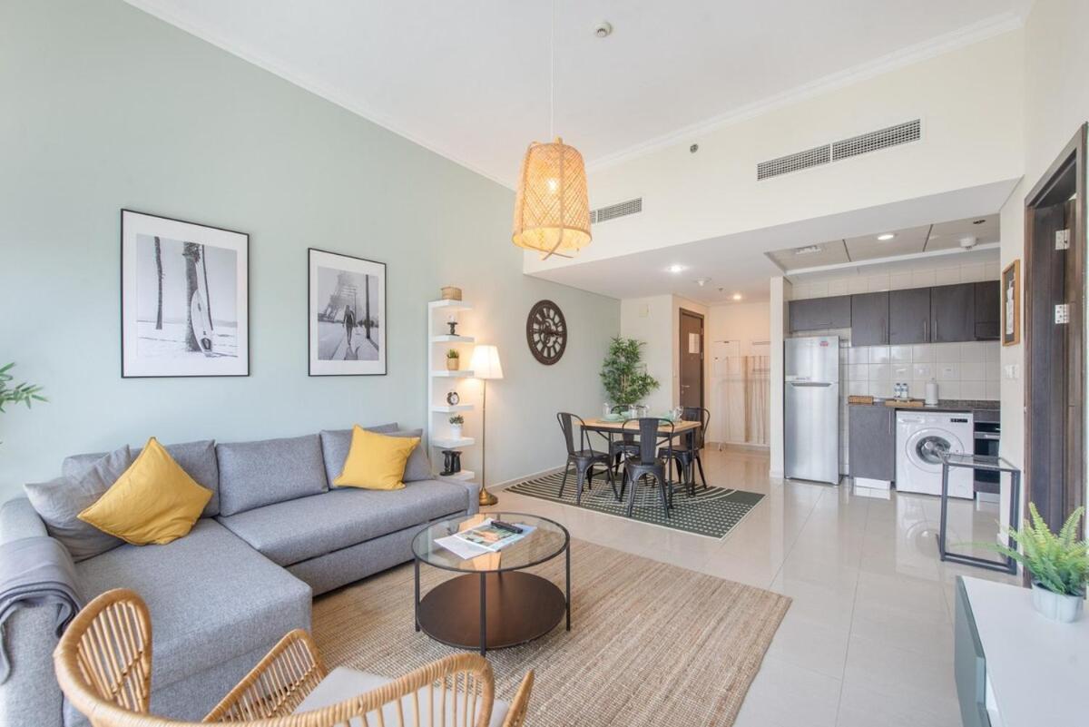 Warm And Airy 1-bedroom With Exceptional Views In Marina Dubaï