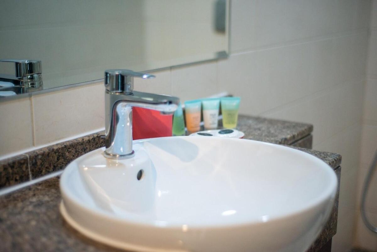 Warm And Airy 1-bedroom With Exceptional Views In Marina Appartement Dubaï