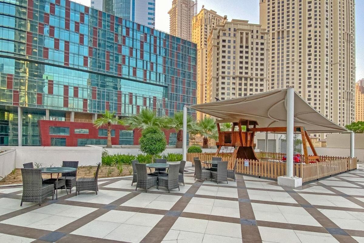 Warm And Airy 1-bedroom With Exceptional Views In Marina Appartement Dubaï