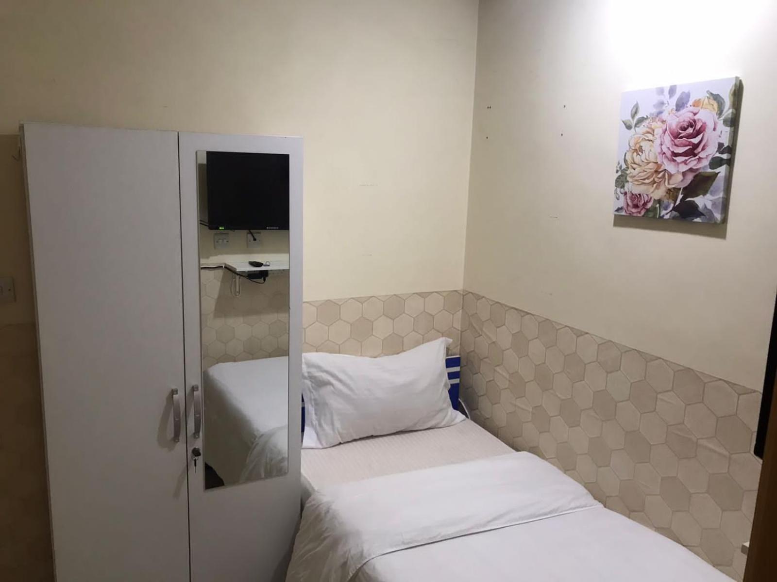 Budget With Private Bathroom For 'girls' Only In Dubai, Marina Lägenhet
