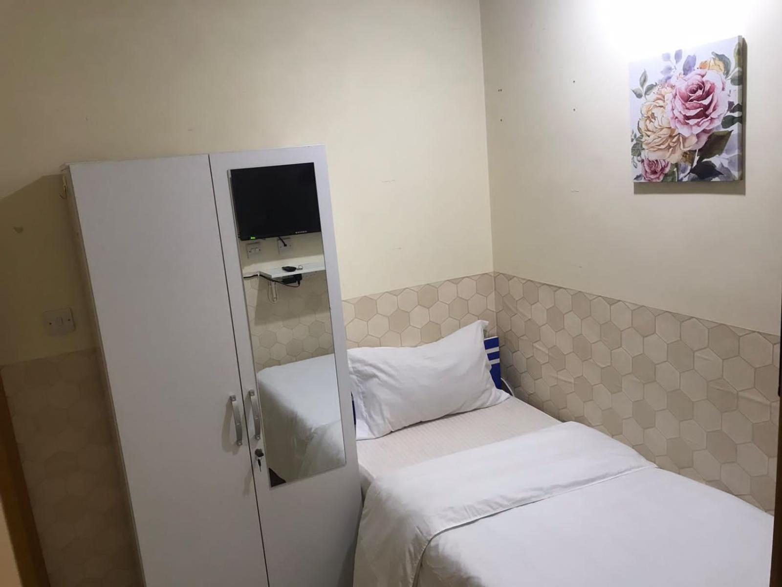 Lägenhet Budget With Private Bathroom For 'girls' Only In Dubai, Marina *