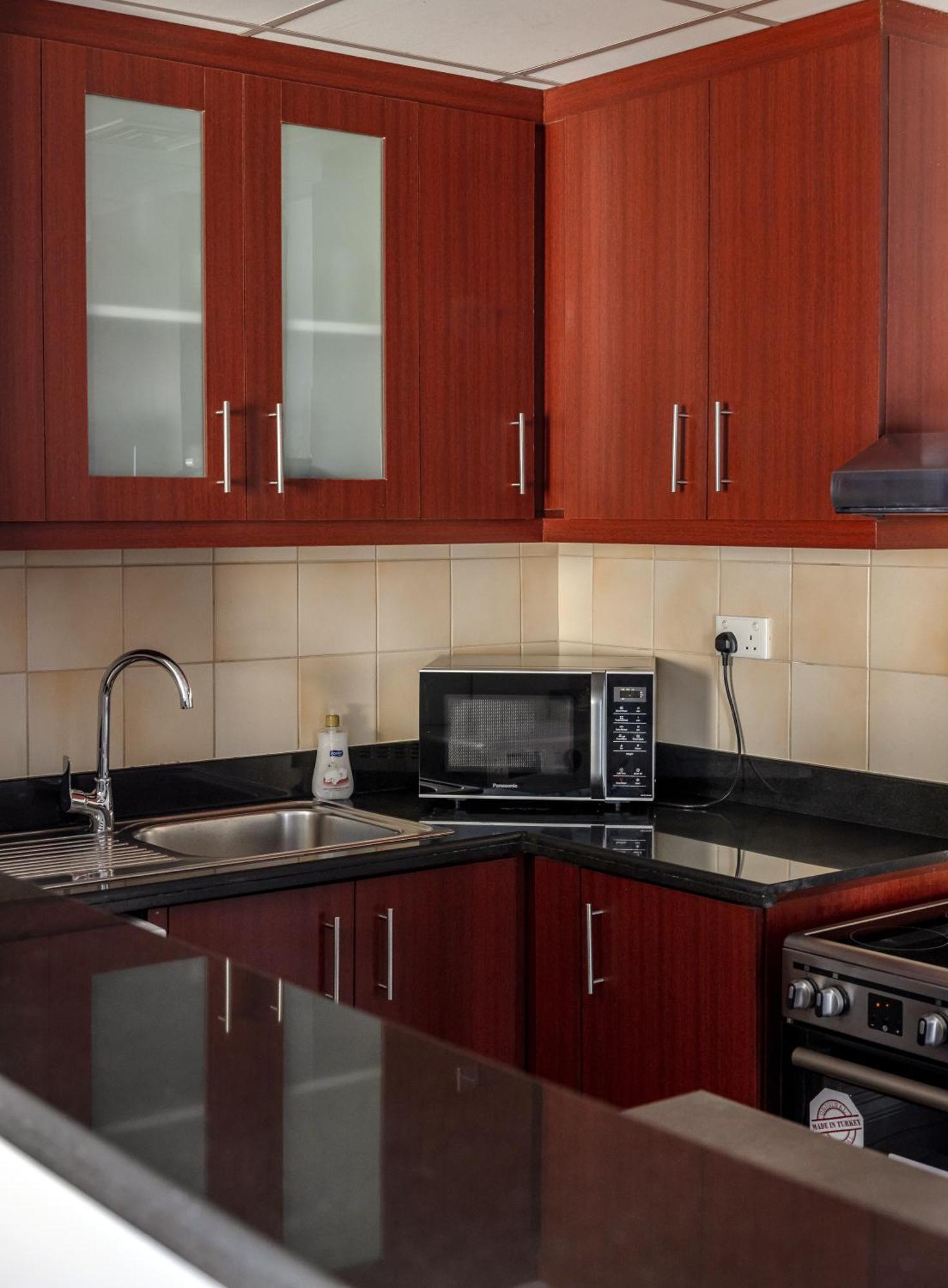 Luxury 1 Bedroom With Amazing Full Sea View!