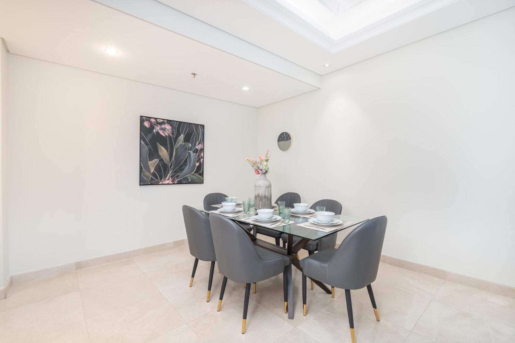 Prestigious 3-bedroom With Easy Access In Downtown * Dubaï