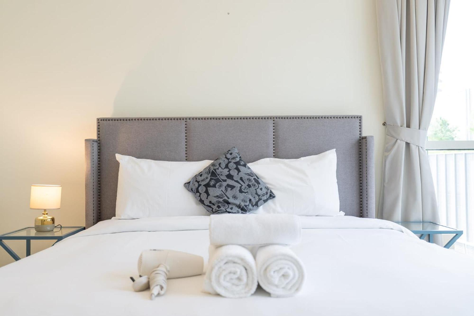 Prestigious 3-bedroom With Easy Access In Downtown Appartement *