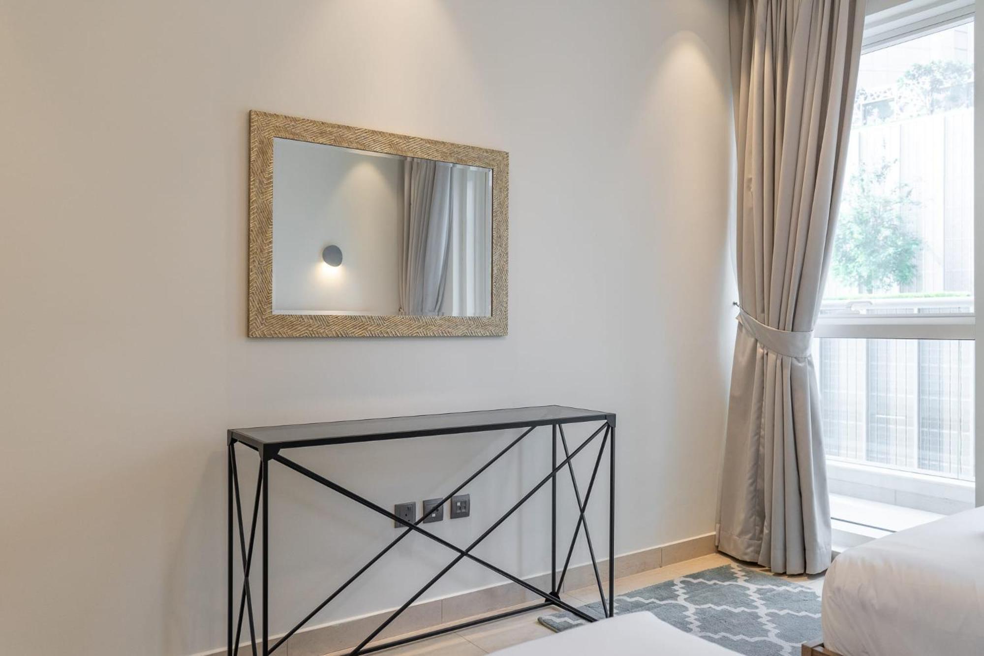 Prestigious 3-bedroom With Easy Access In Downtown Dubaï