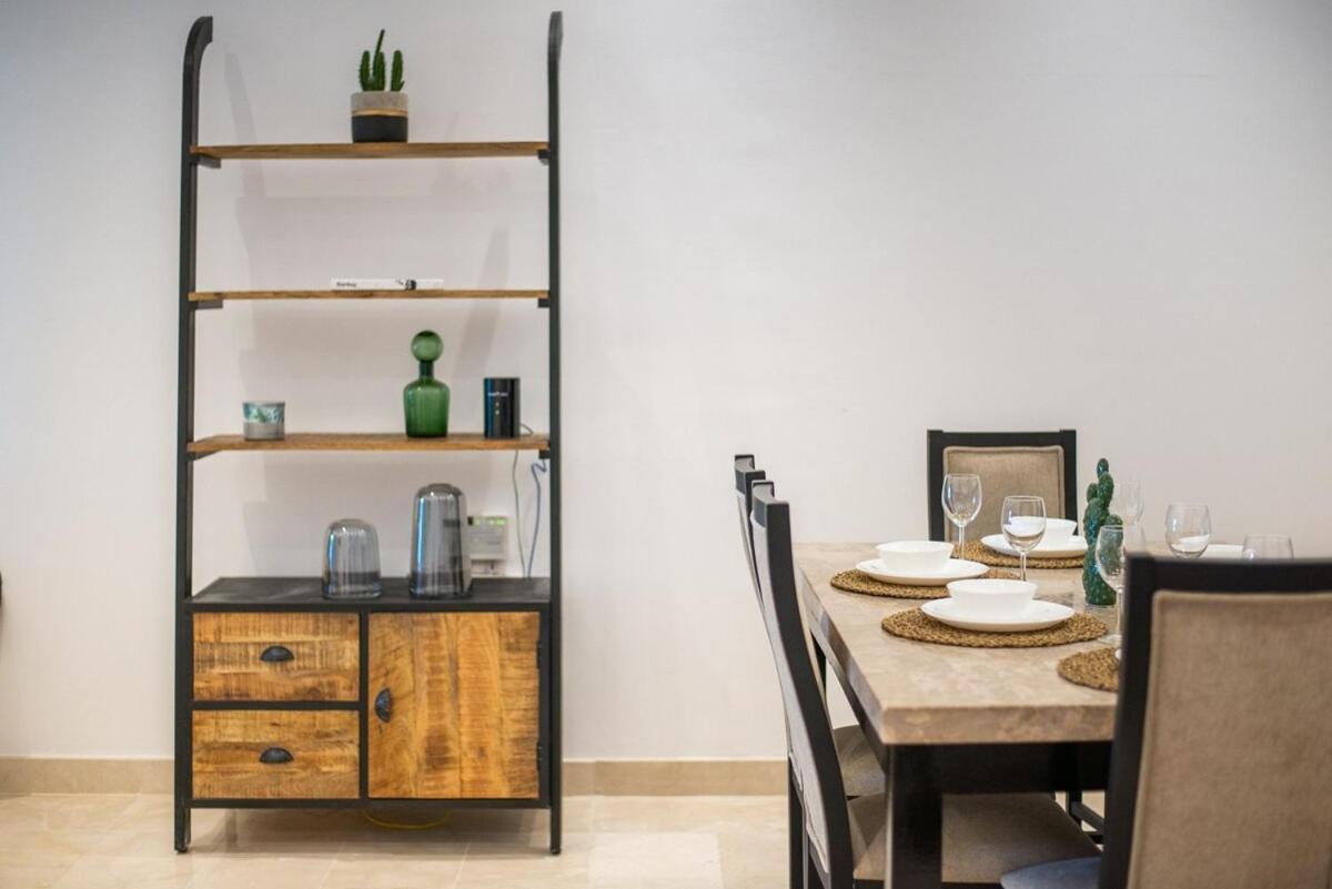 Ferienhaus Delightful 2-bedroom At Belvedere Marina With Balcony Views Dubai
