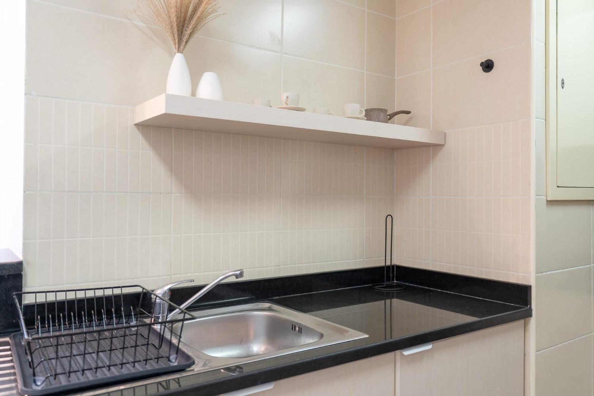 Stunning 1-bedroom Perfect For 4 In Lakeside Apartamento Dubái