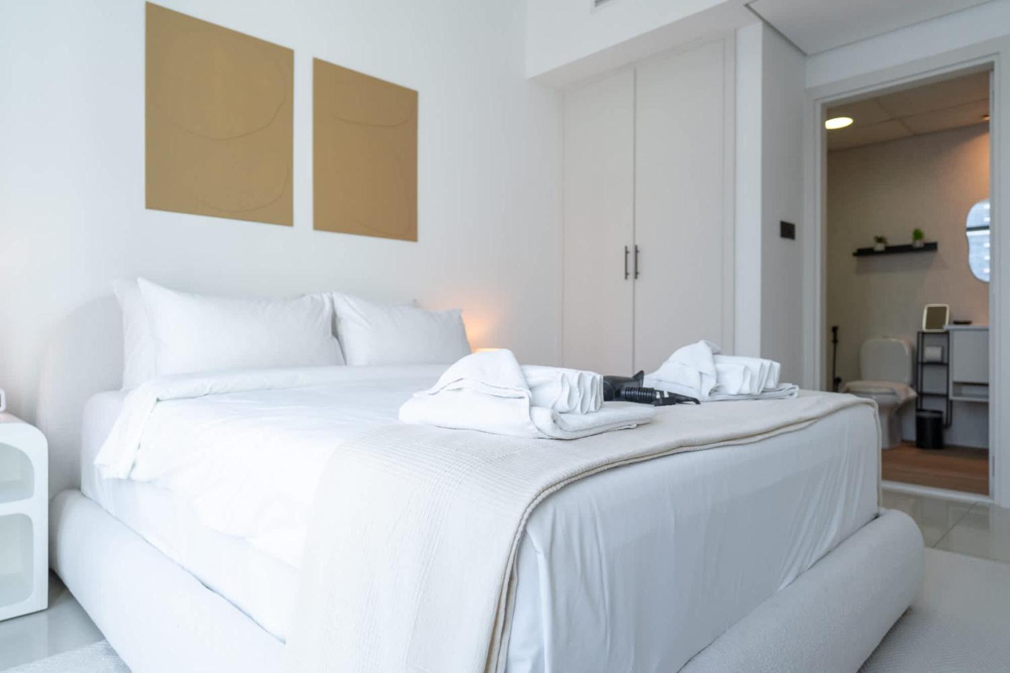 Stunning 1-bedroom Perfect For 4 In Lakeside Apartamento Dubái