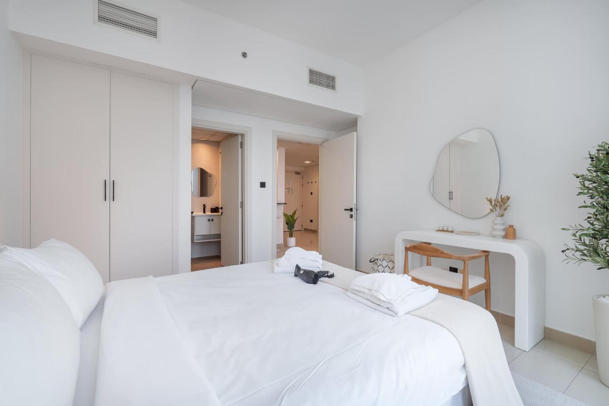 Stunning 1-bedroom Perfect For 4 In Lakeside Dubái