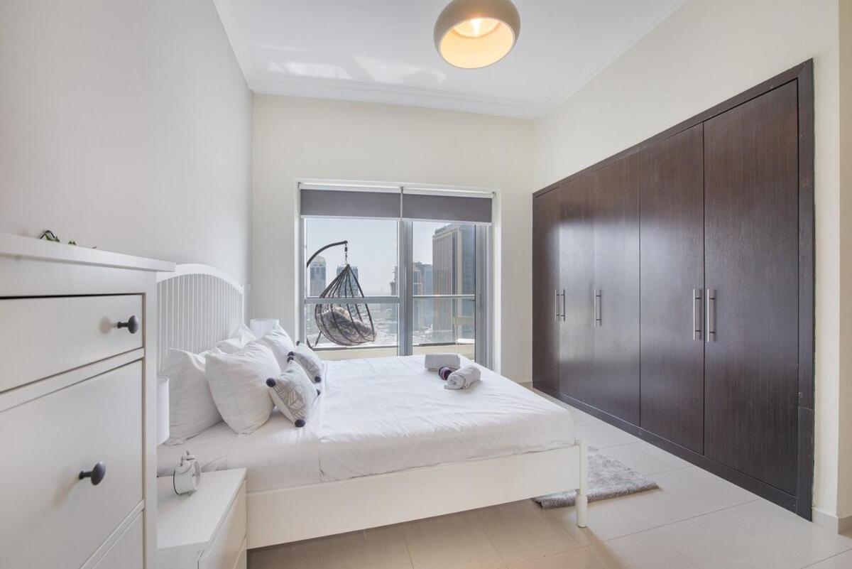 Warm And Airy 1-bedroom With Exceptional Views In Marina Appartement