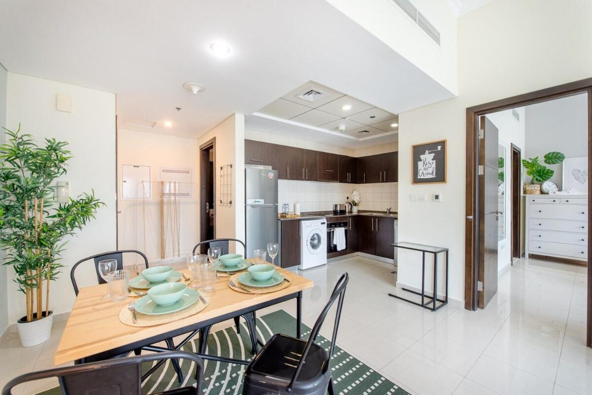 Warm And Airy 1-bedroom With Exceptional Views In Marina Appartement Dubaï