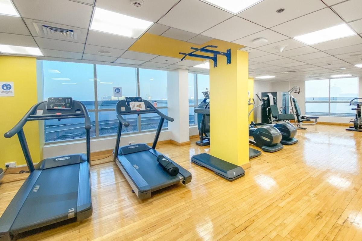 Warm And Airy 1-bedroom With Exceptional Views In Marina Appartement