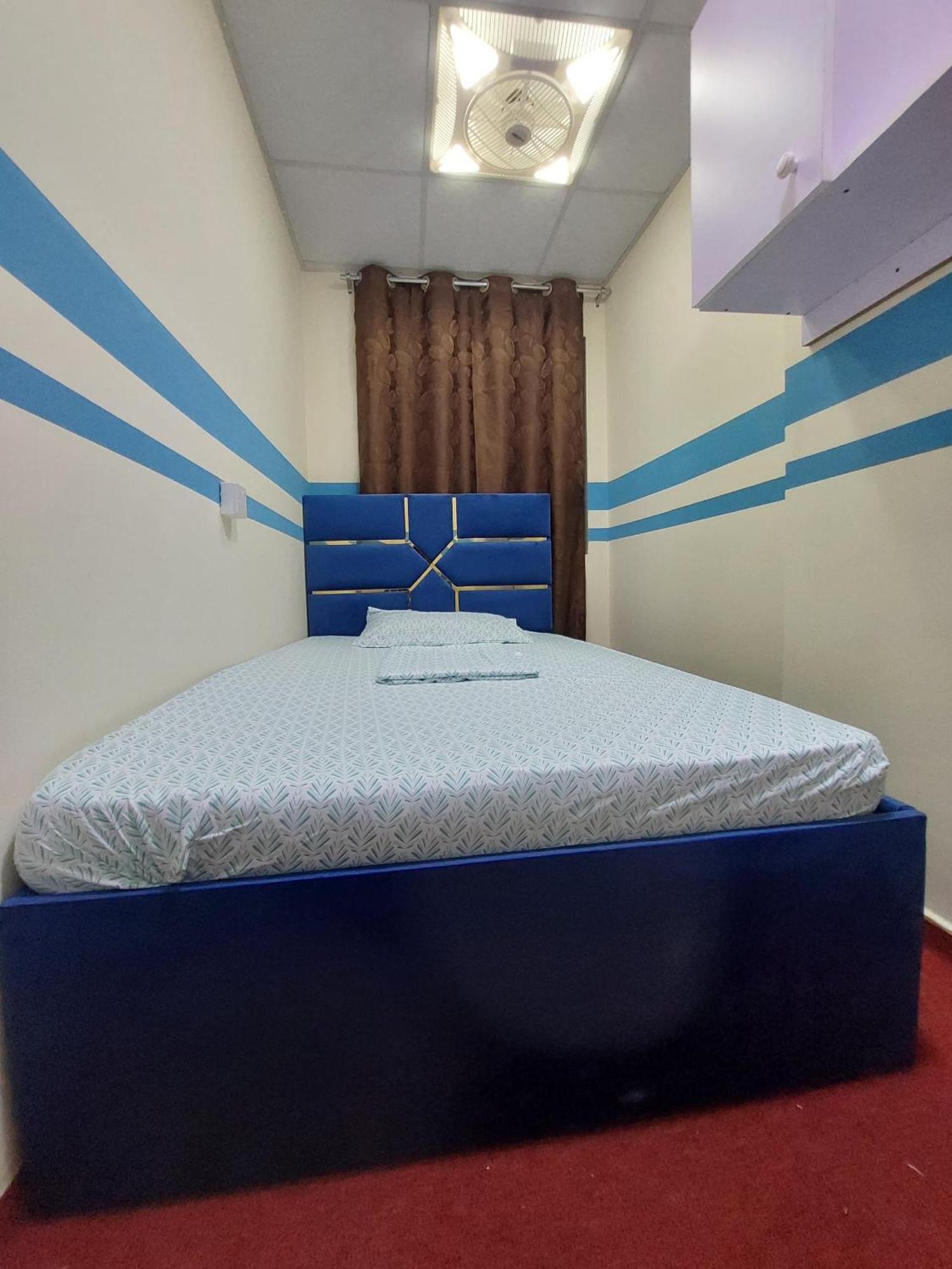 Benitah Partitions And Family Habitación en casa particular Dubái