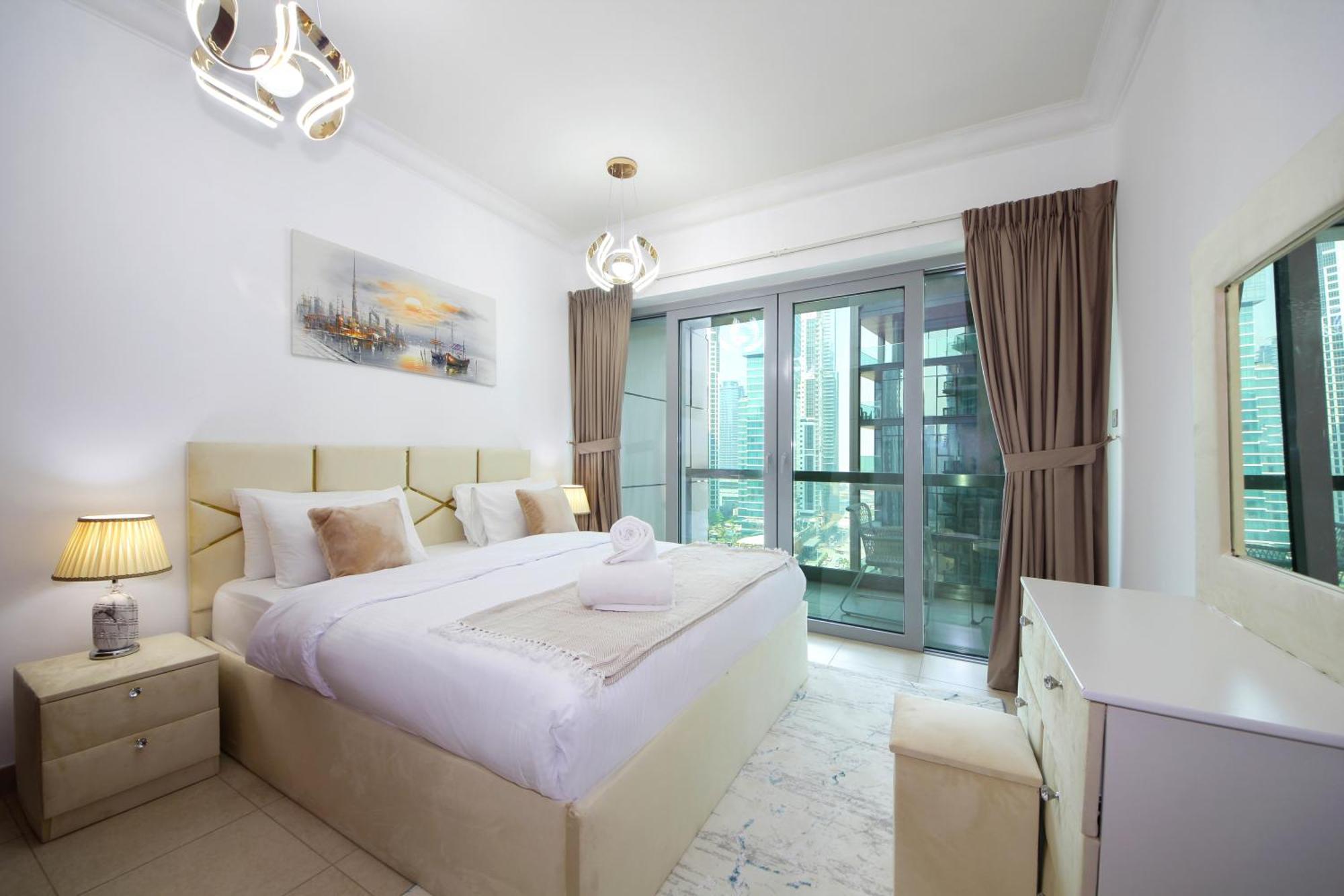 Spacious 1bhk In Downtown 8 Blvd