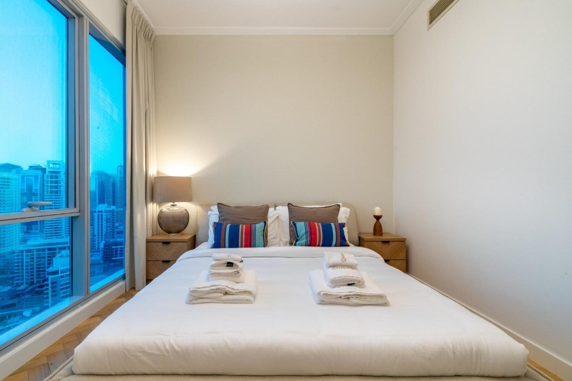 Appartement Marina Royale 3 Bedroom I Luxe Marina Harbour & Yacht Club Views I Nearby To A I Free Pool, Gym, Wi-fi And Parking I By Meerak Dubaï