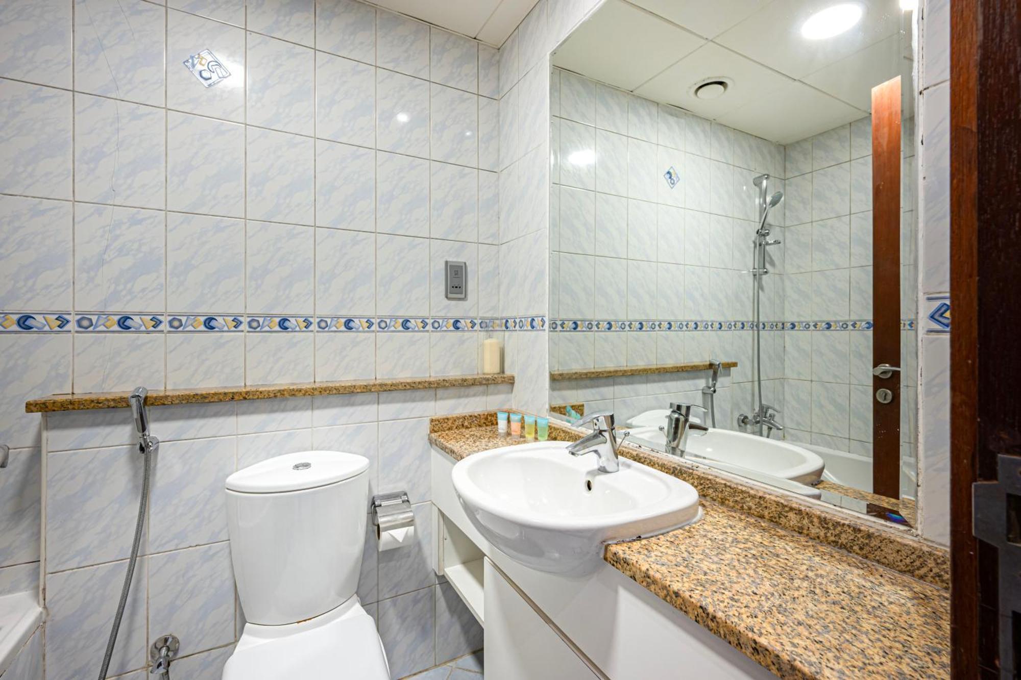 Appartement Splendid Close To Jbr *
