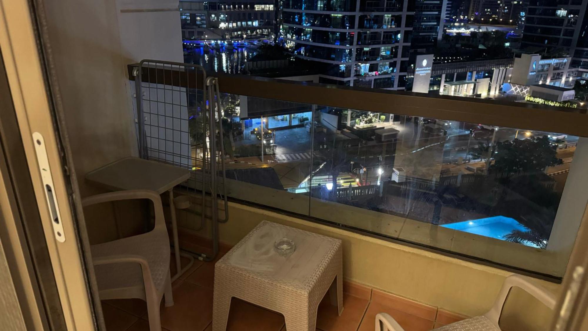 Pool View Executive Near Jbr Walk, Sadaf 1,2 Hostal