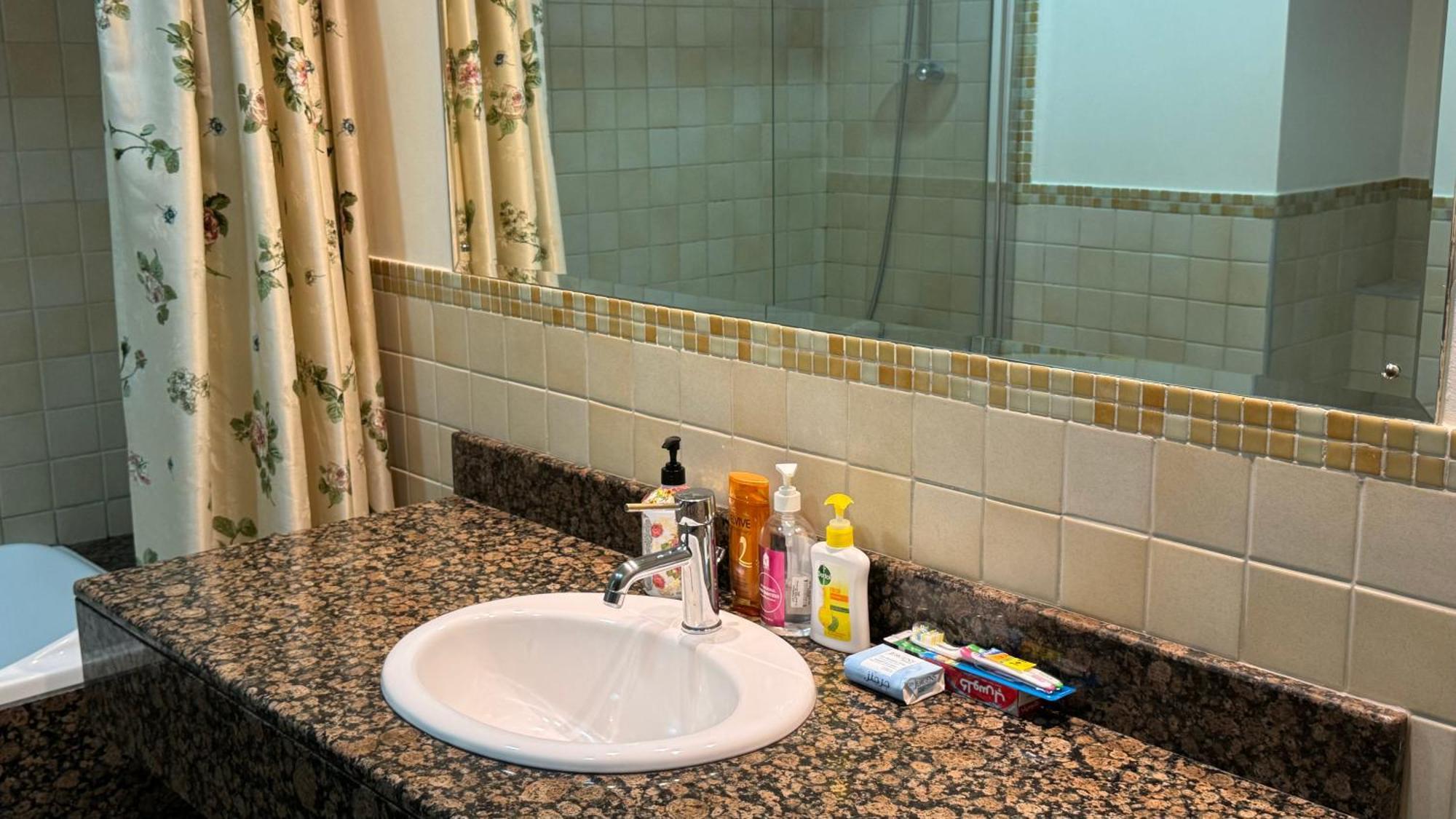 Hostal Pool View Executive Near Jbr Walk, Sadaf 1,2 *