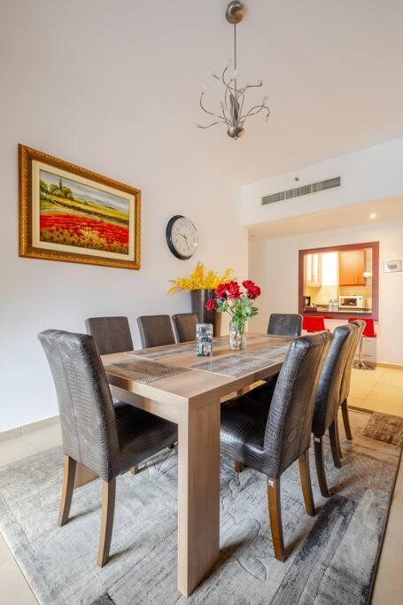 Waterfront Wonderland Apartment Dubai
