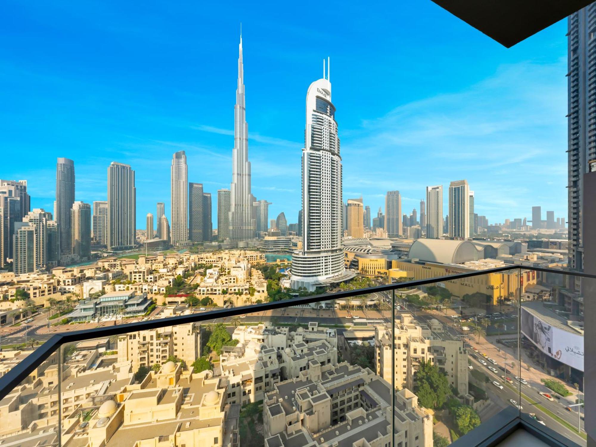 Appartamento Burj Khalifa View Luxe 2br, 5 Mins Walk To Mall Dubai