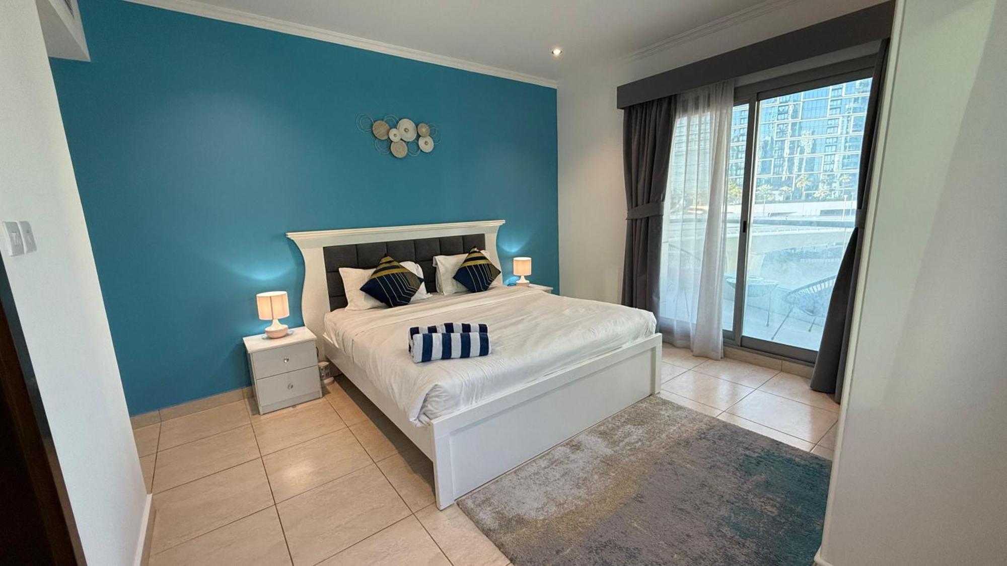 Premium Marina Two Bedroom With Sea View - Family Only Dubái