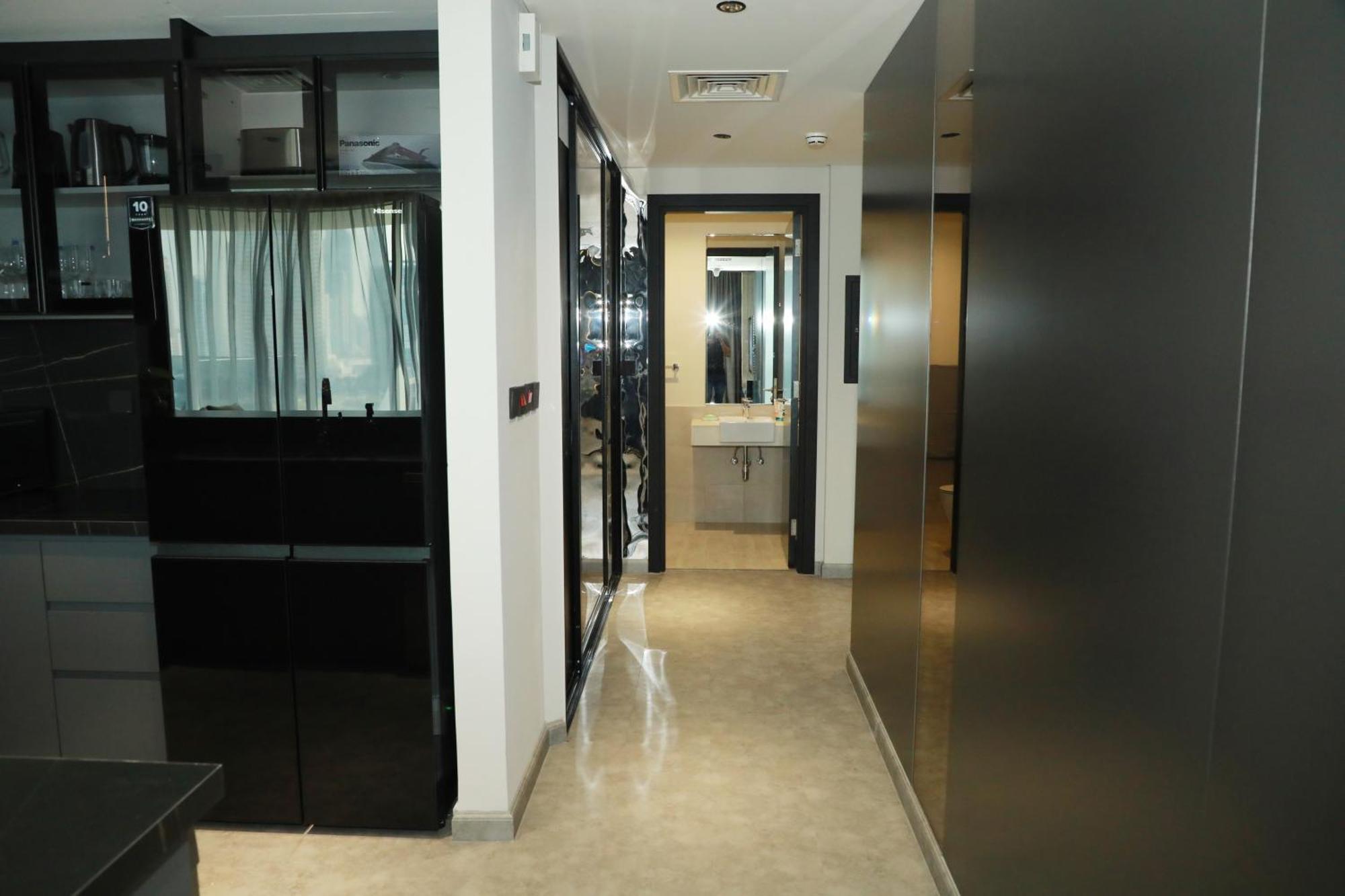 Luxury 2-bed Flat, Prime Location, Burj View & World Highest Running Track Appartement Dubaï