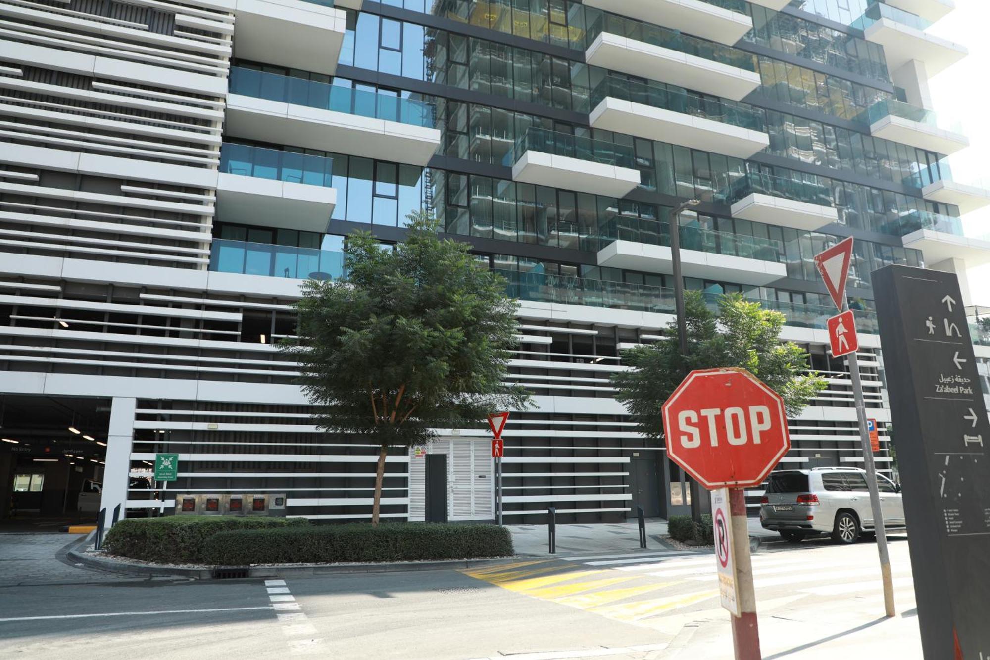 Luxury 2-bed Flat, Prime Location, Burj View & World Highest Running Track Appartement