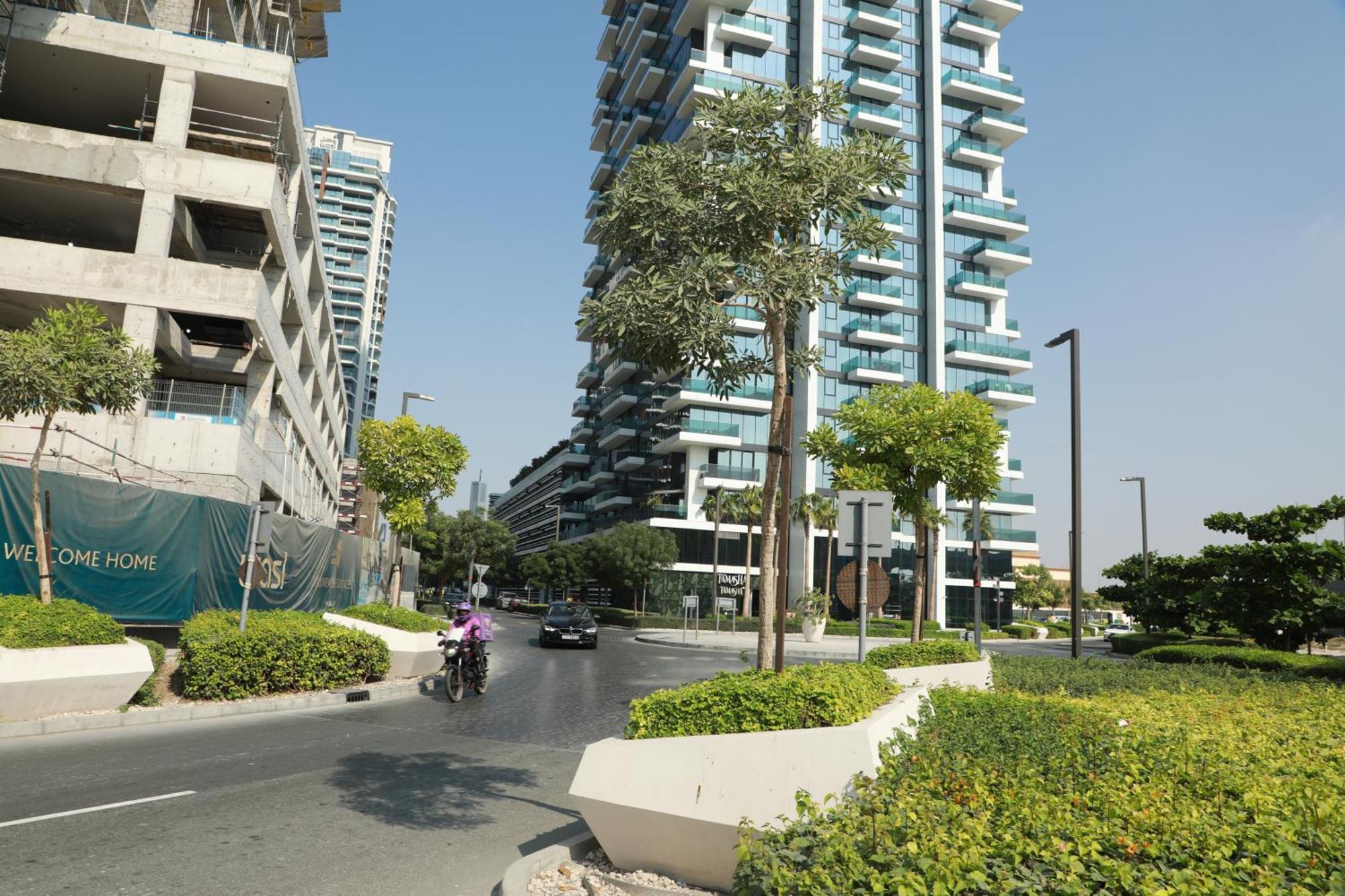 Luxury 2-bed Flat, Prime Location, Burj View & World Highest Running Track Appartement Dubaï