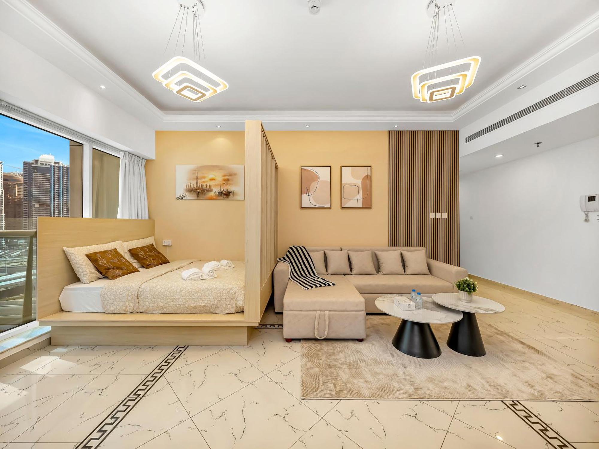 Spacious Near Metro & In Marina Appartement