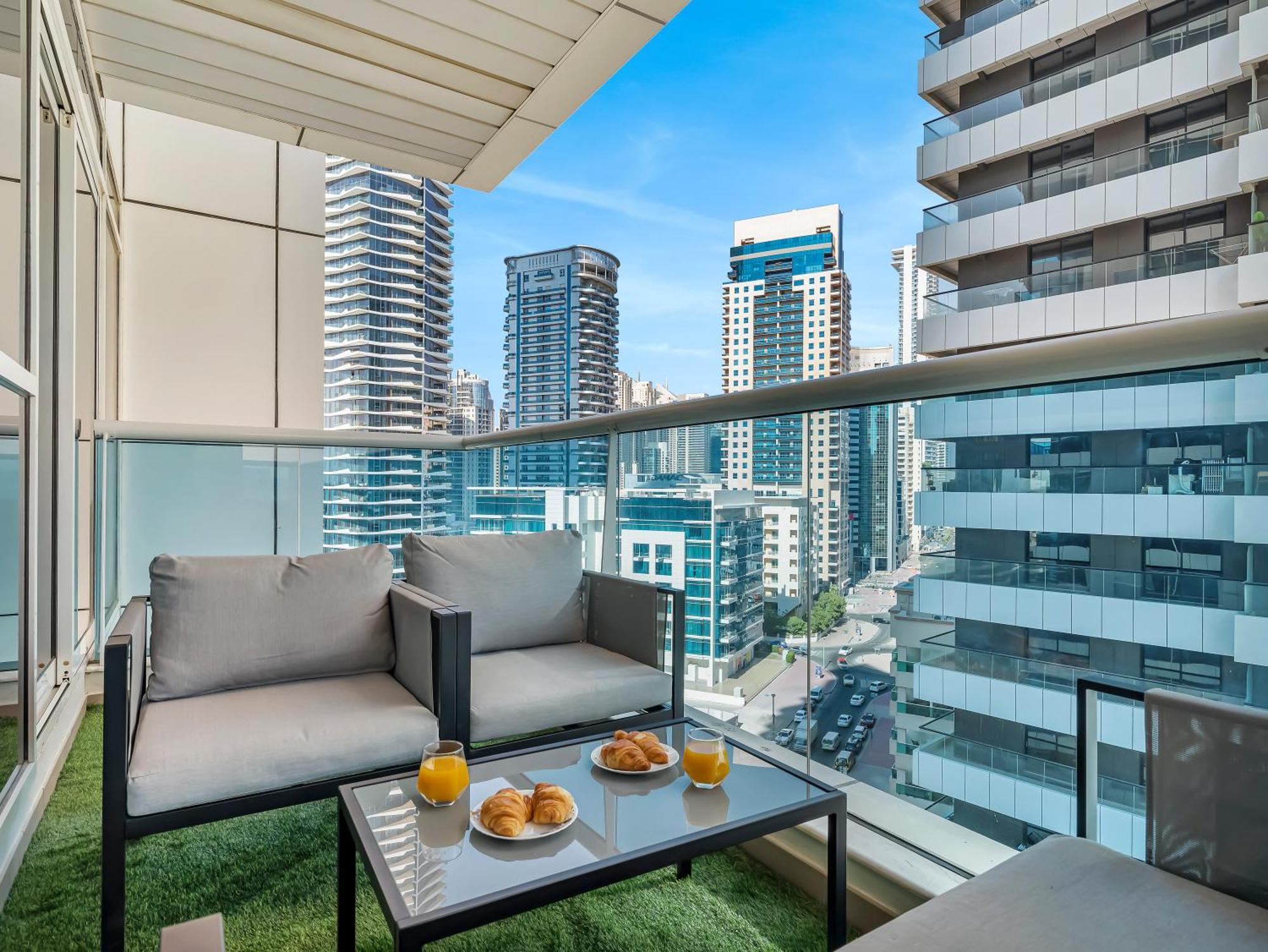Appartement Spacious Near Metro & In Marina Dubaï