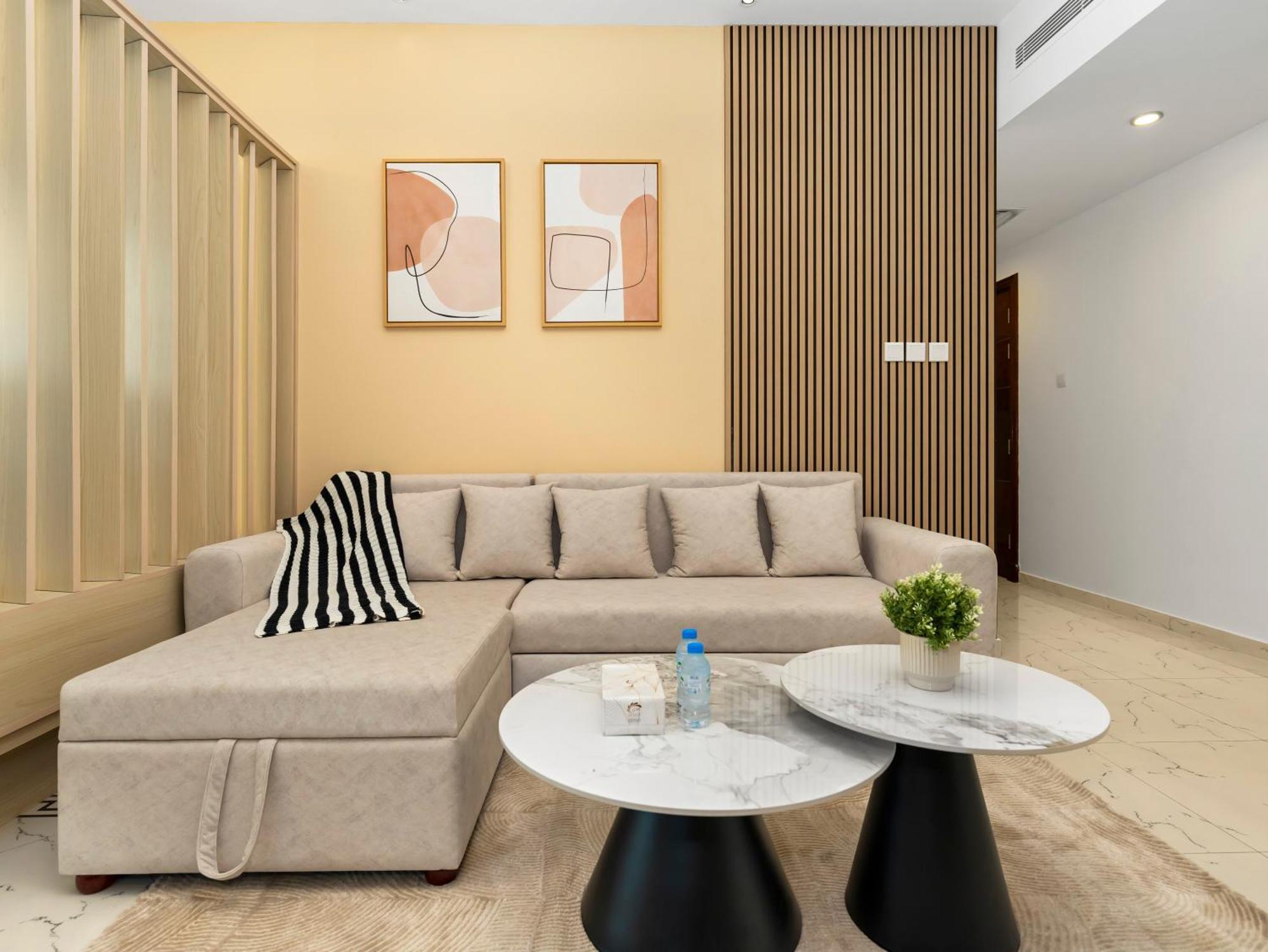 Spacious Near Metro & In Marina Appartement *