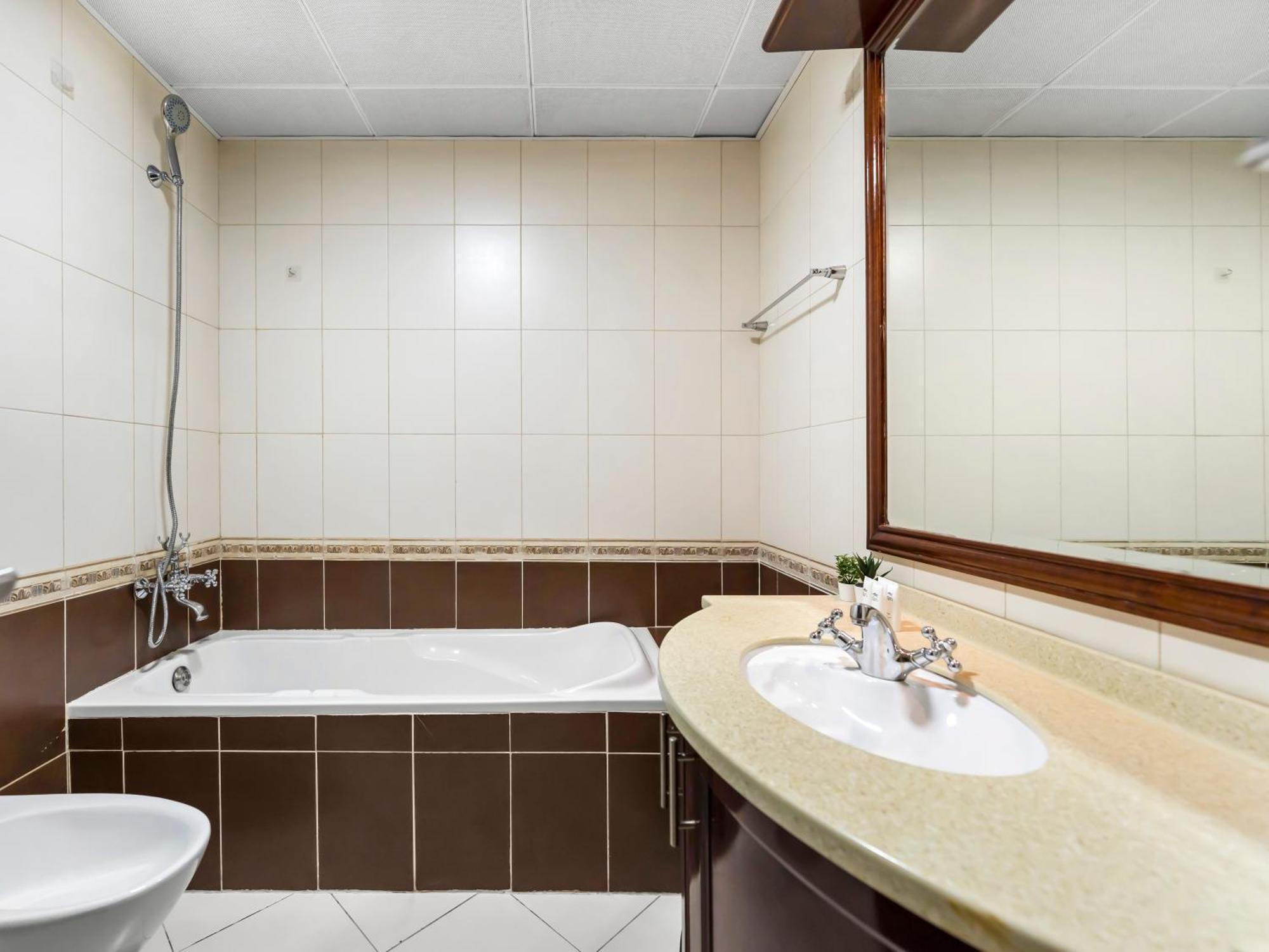 Appartement Spacious Near Metro & In Marina *