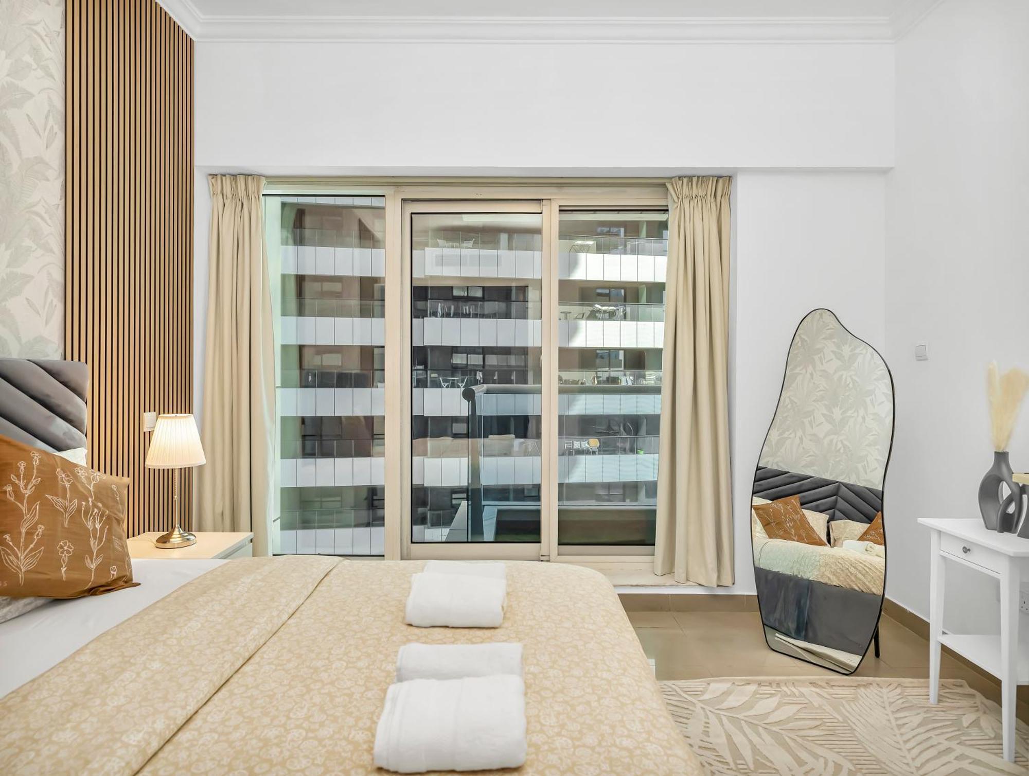 Spacious Near Metro & In Marina Appartement *
