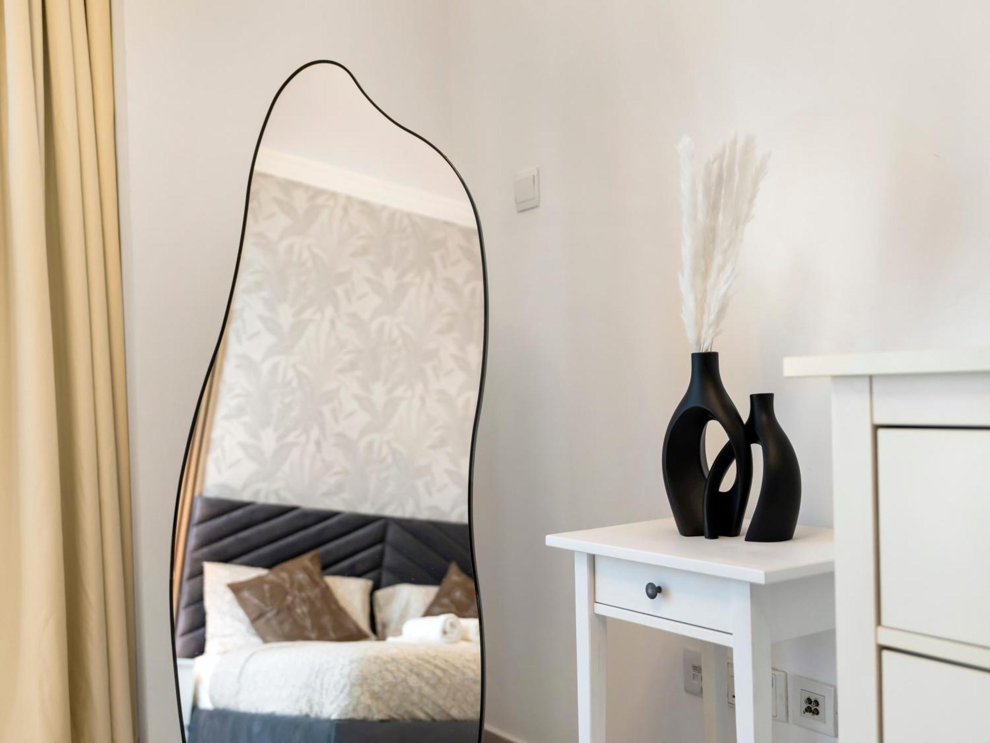 Spacious Near Metro & In Marina Appartement *
